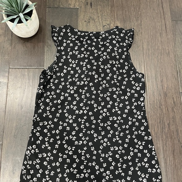 🌸 3/$25 Jacob | Sleeveless Blouse - Picture 6 of 7